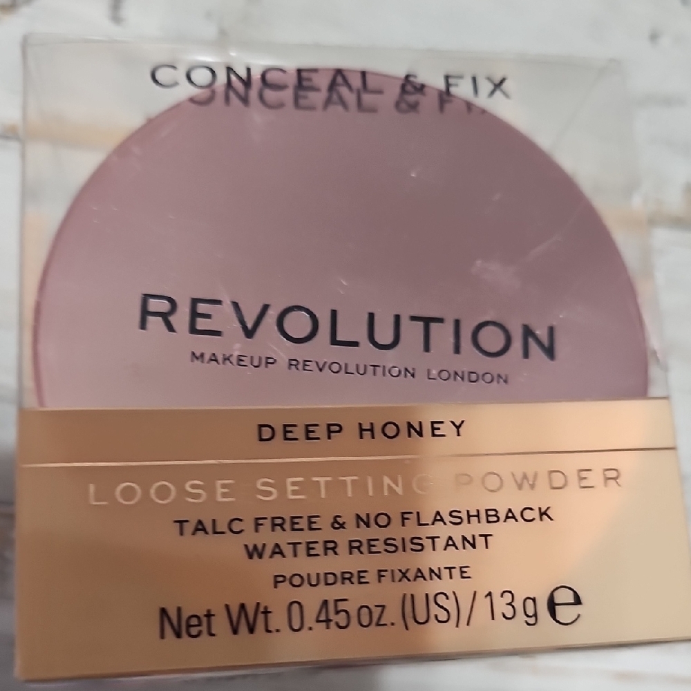 Revolution Deep HONEY Setting Powder for a Flawless Finish - Picture 1 of 1